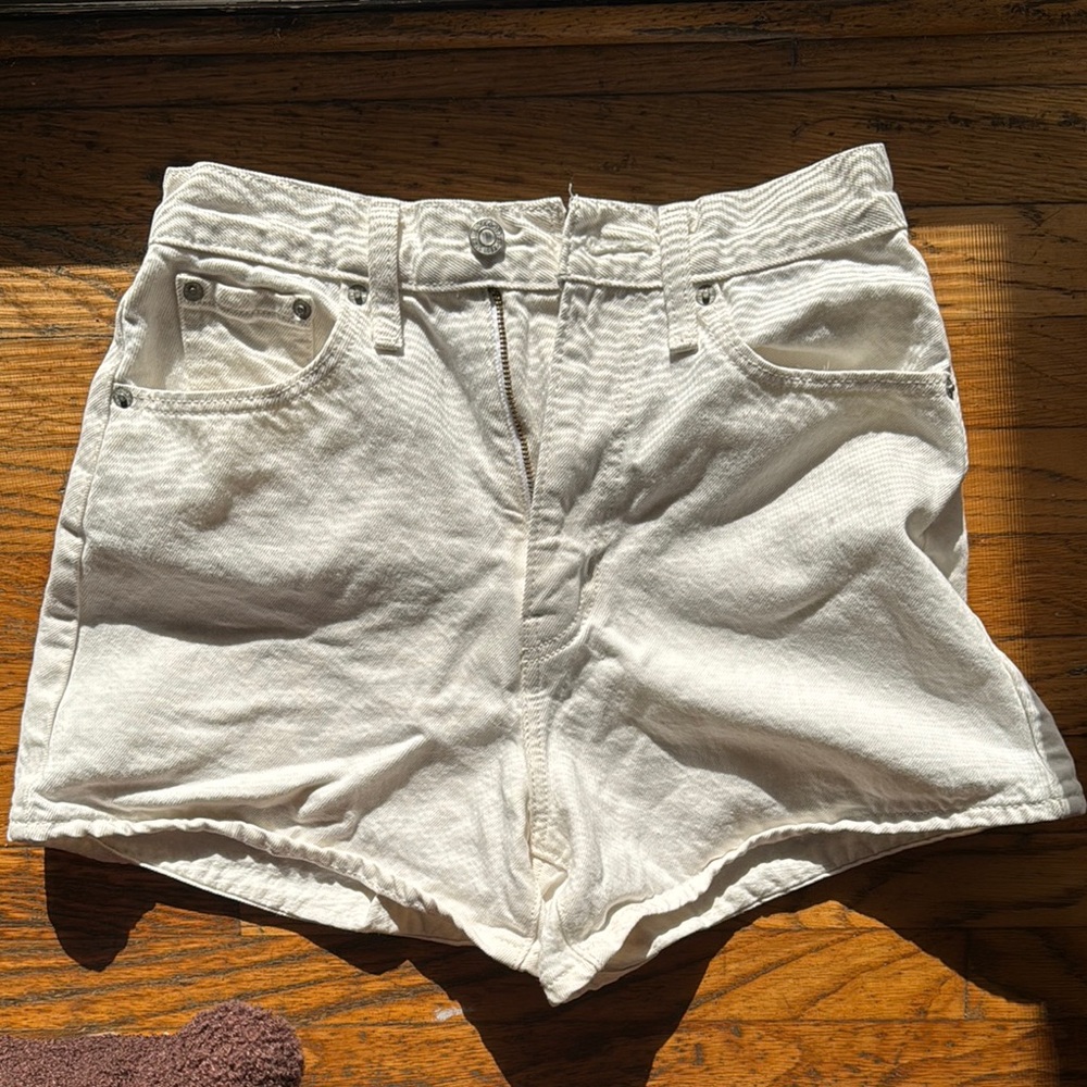 Levi's Cream Jean Shorts High-Waisted Distressed